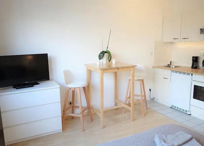 Studio In Dresden Neustadt Balcony And Parking